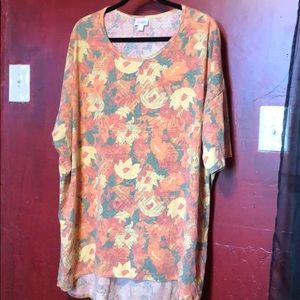 Lularoe top